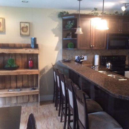 Apartament Copperhorn Radium Hot Springs Zewnętrze zdjęcie